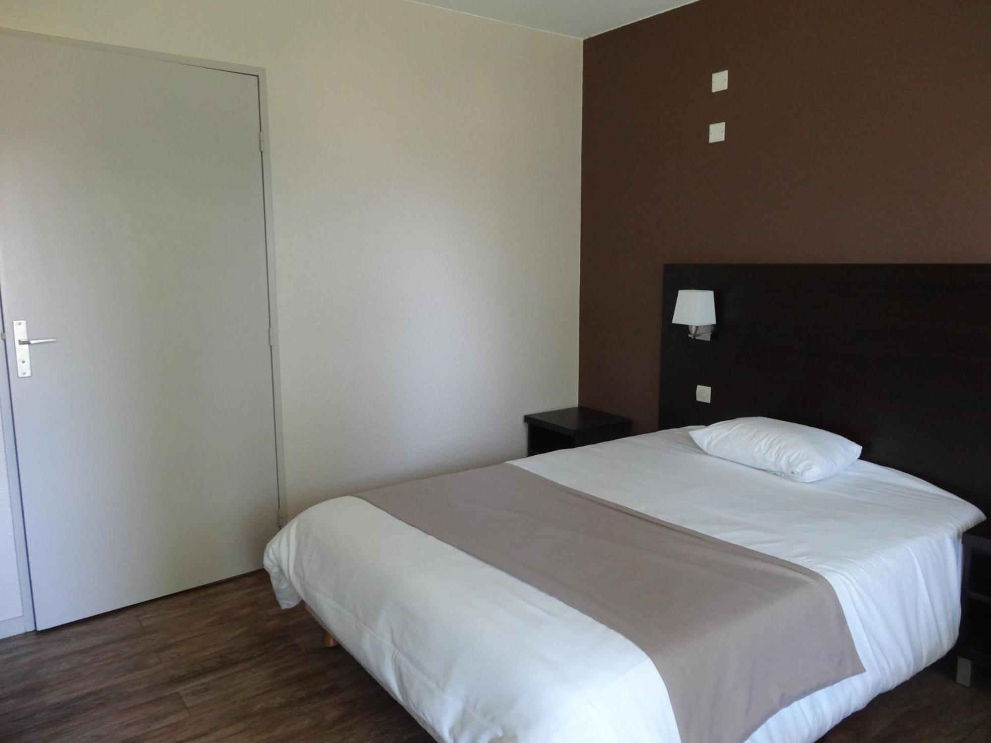 Logis Hotel Des Portes De Meuse Pagny-sur-Meuse Room photo